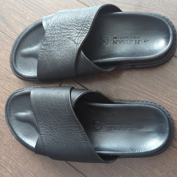 Crisscross Leather Sandals - Picture 6 of 10